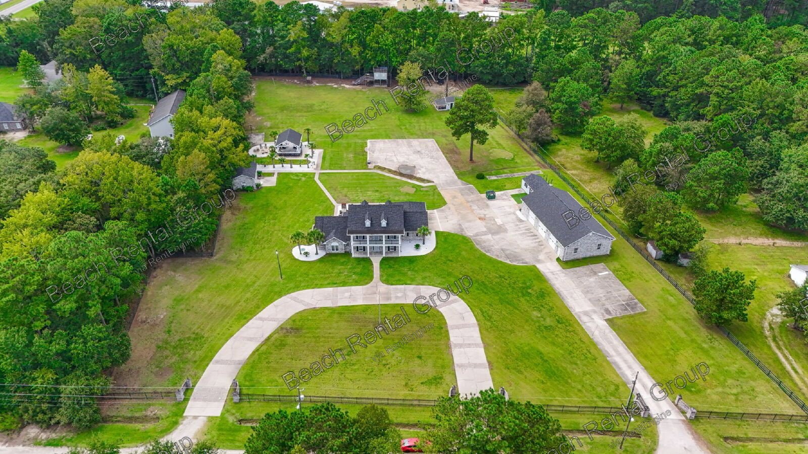 Peaceful and Luxury Living on 3+ Acres property image