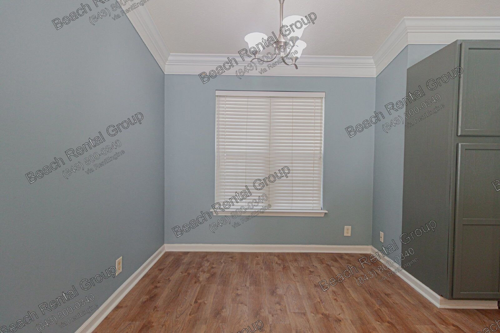 Bright and Welcoming 3 Bedroom ~ Fenced in Back Yard property image