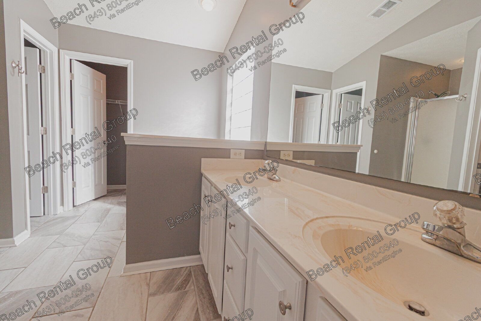 Bright and Welcoming 3 Bedroom ~ Fenced in Back Yard property image