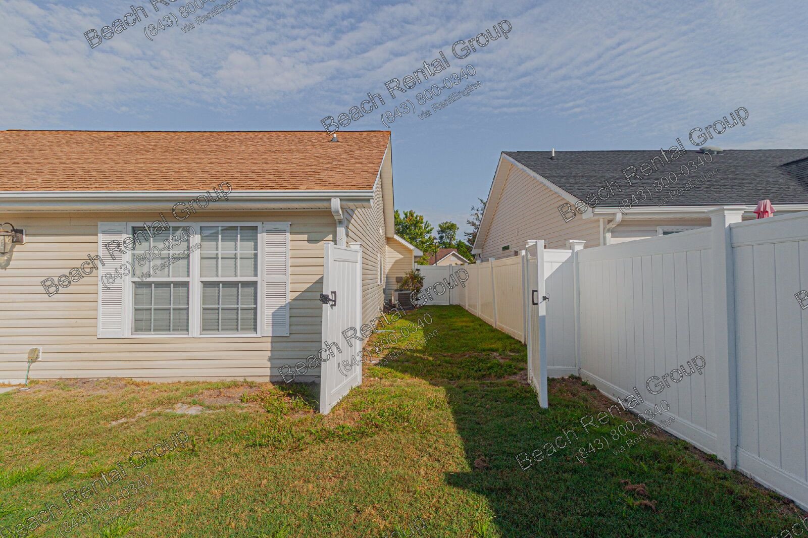 Bright and Welcoming 3 Bedroom ~ Fenced in Back Yard property image