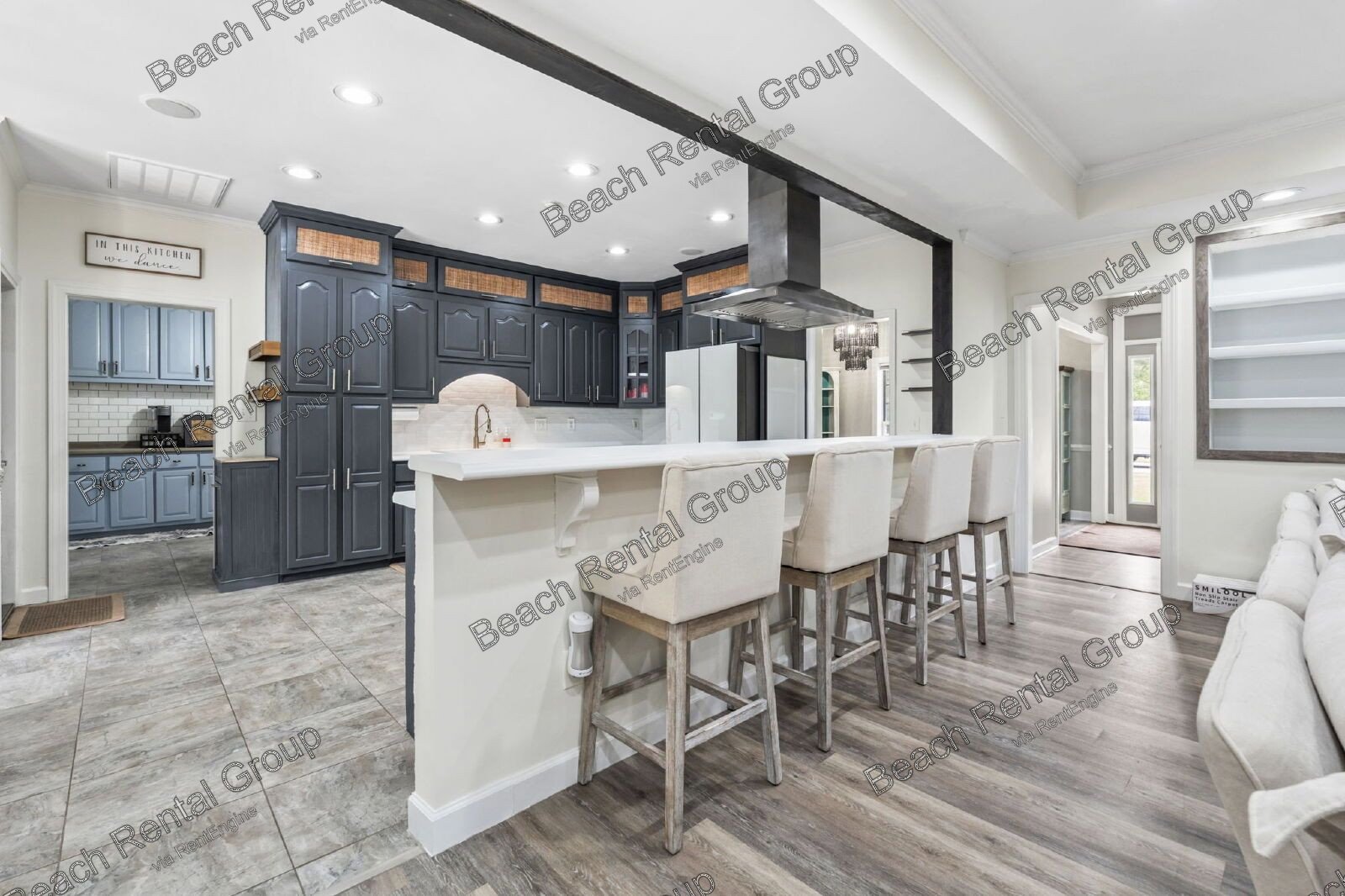 Peaceful and Luxury Living on 3+ Acres property image