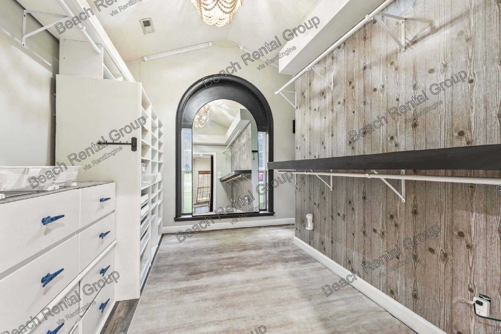 Peaceful and Luxury Living on 3+ Acres property image