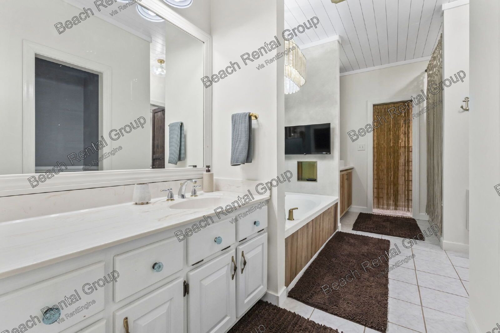 Peaceful and Luxury Living on 3+ Acres property image