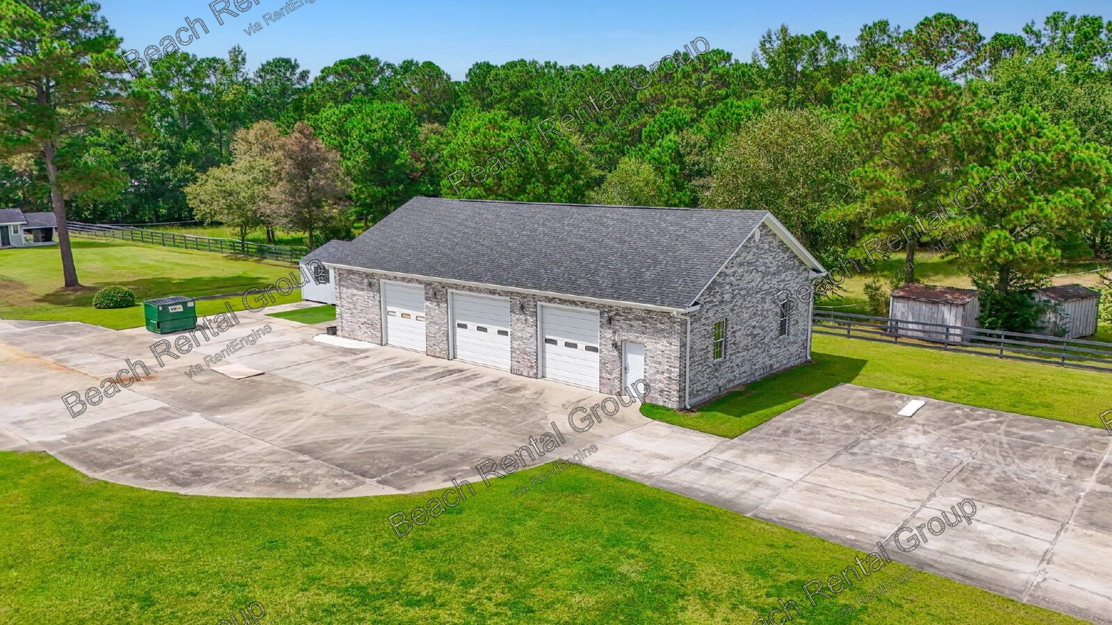 Peaceful and Luxury Living on 3+ Acres property image