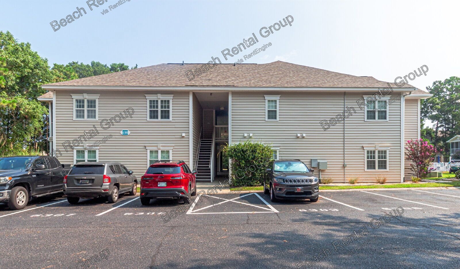 Open and Inviting End Unit property image