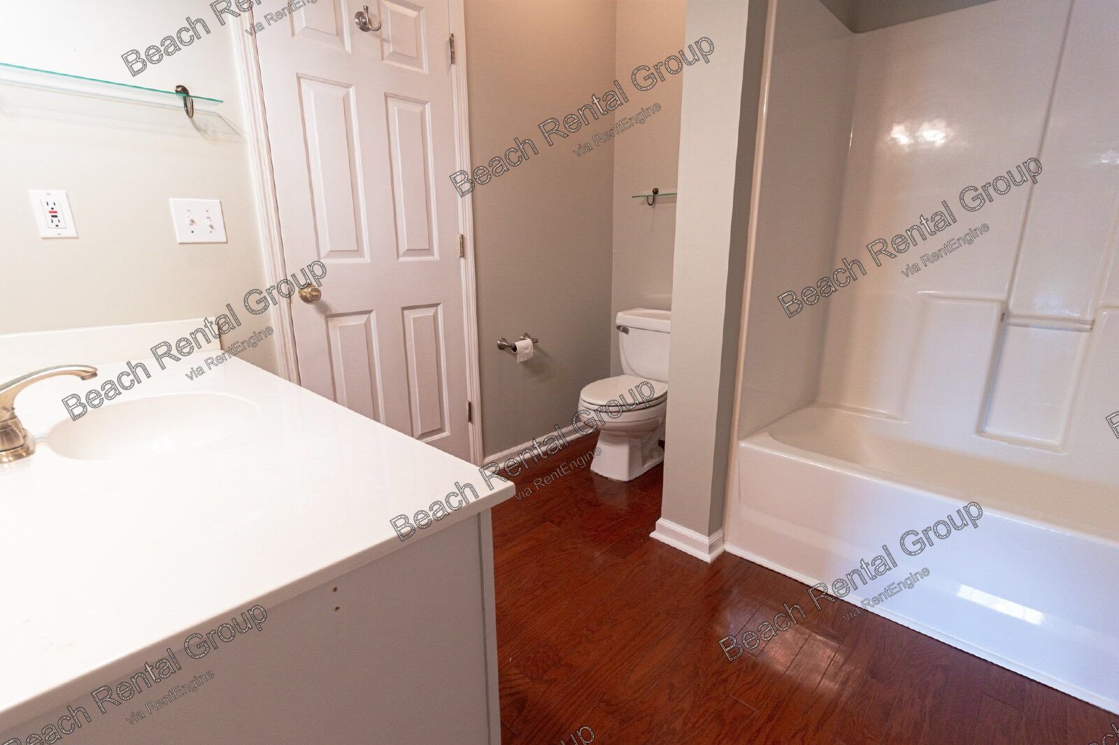 Open and Inviting End Unit property image