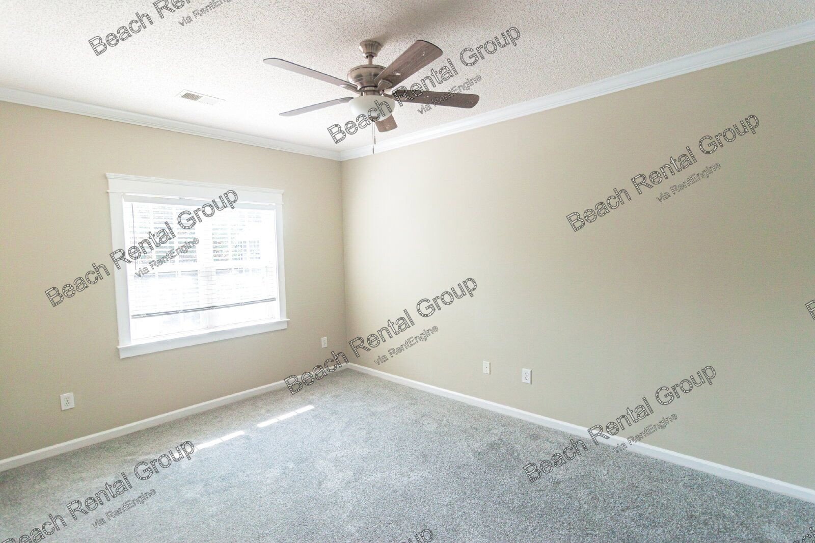 Open and Inviting End Unit property image