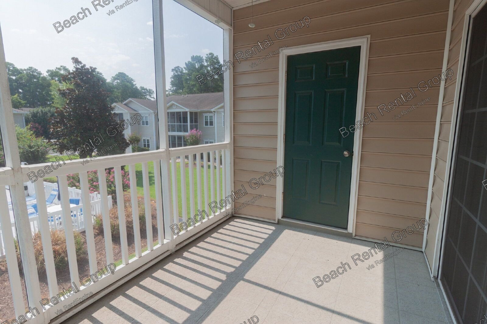 Open and Inviting End Unit property image