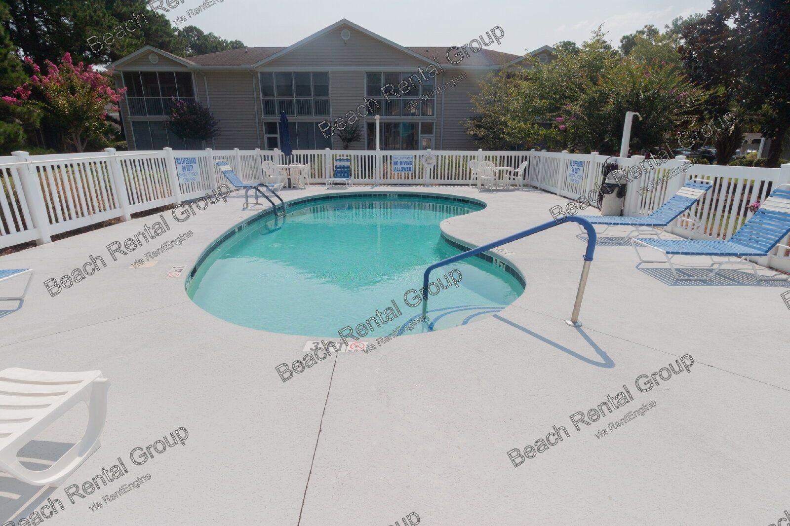 Open and Inviting End Unit property image