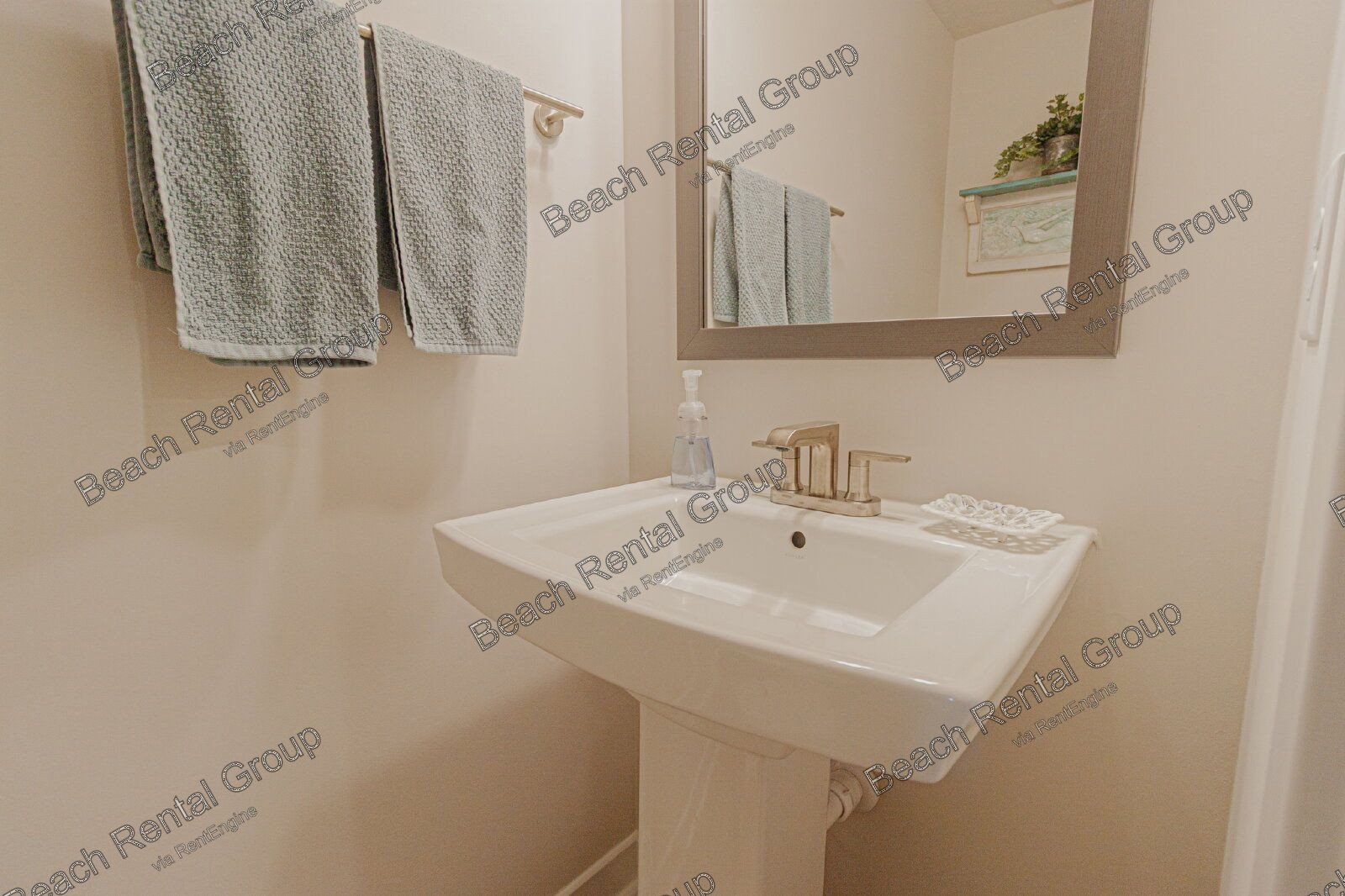 Furnished Townhouse in Gated Community property image