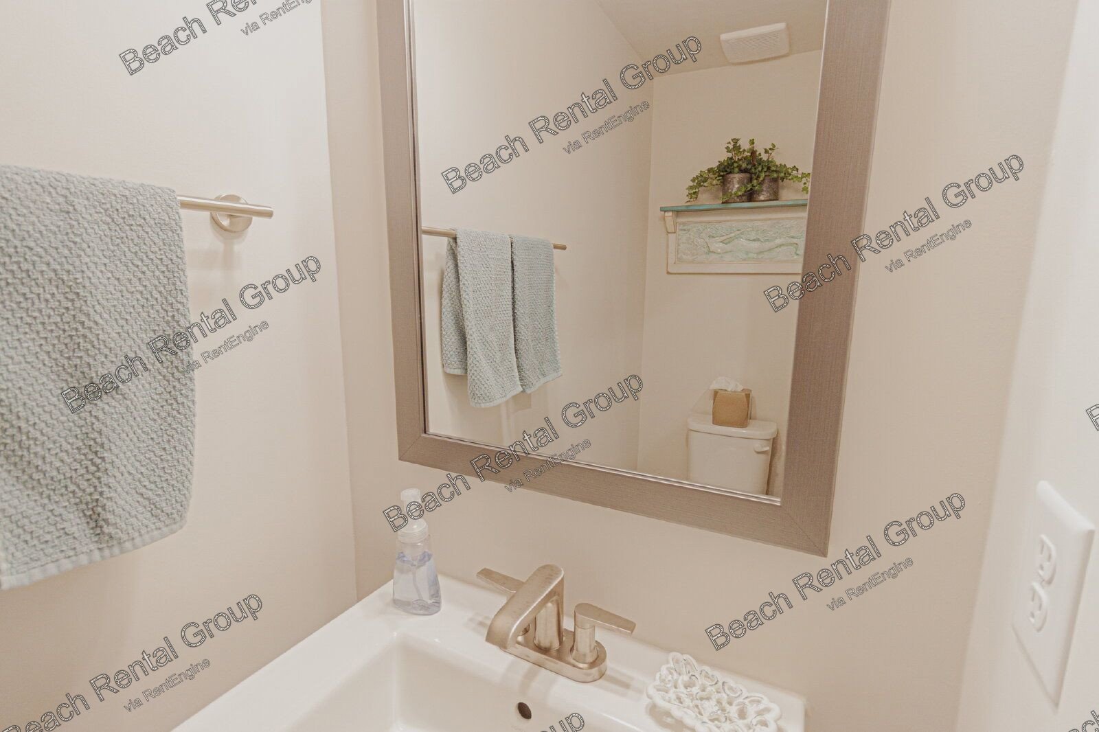 Furnished Townhouse in Gated Community property image
