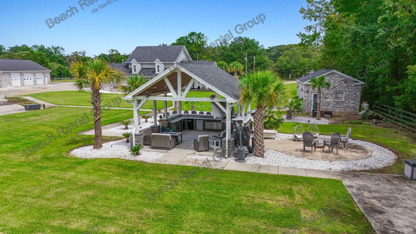 Peaceful and Luxury Living on 3+ Acres property image