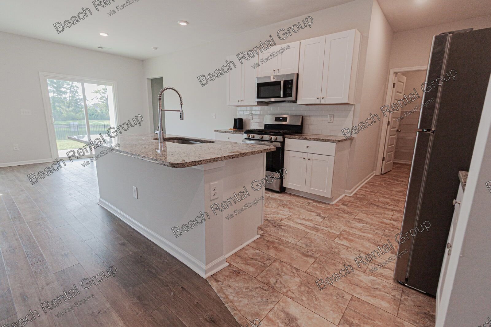6 Bedroom Home with Fully Fenced Backyard property image