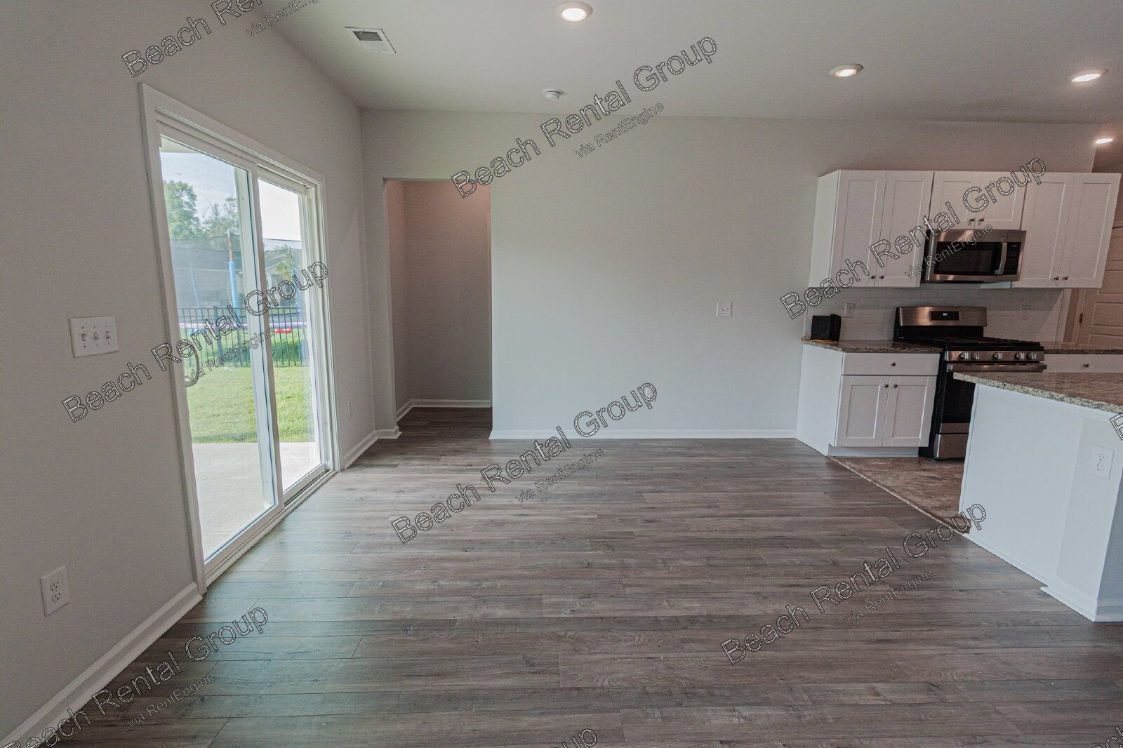 6 Bedroom Home with Fully Fenced Backyard property image
