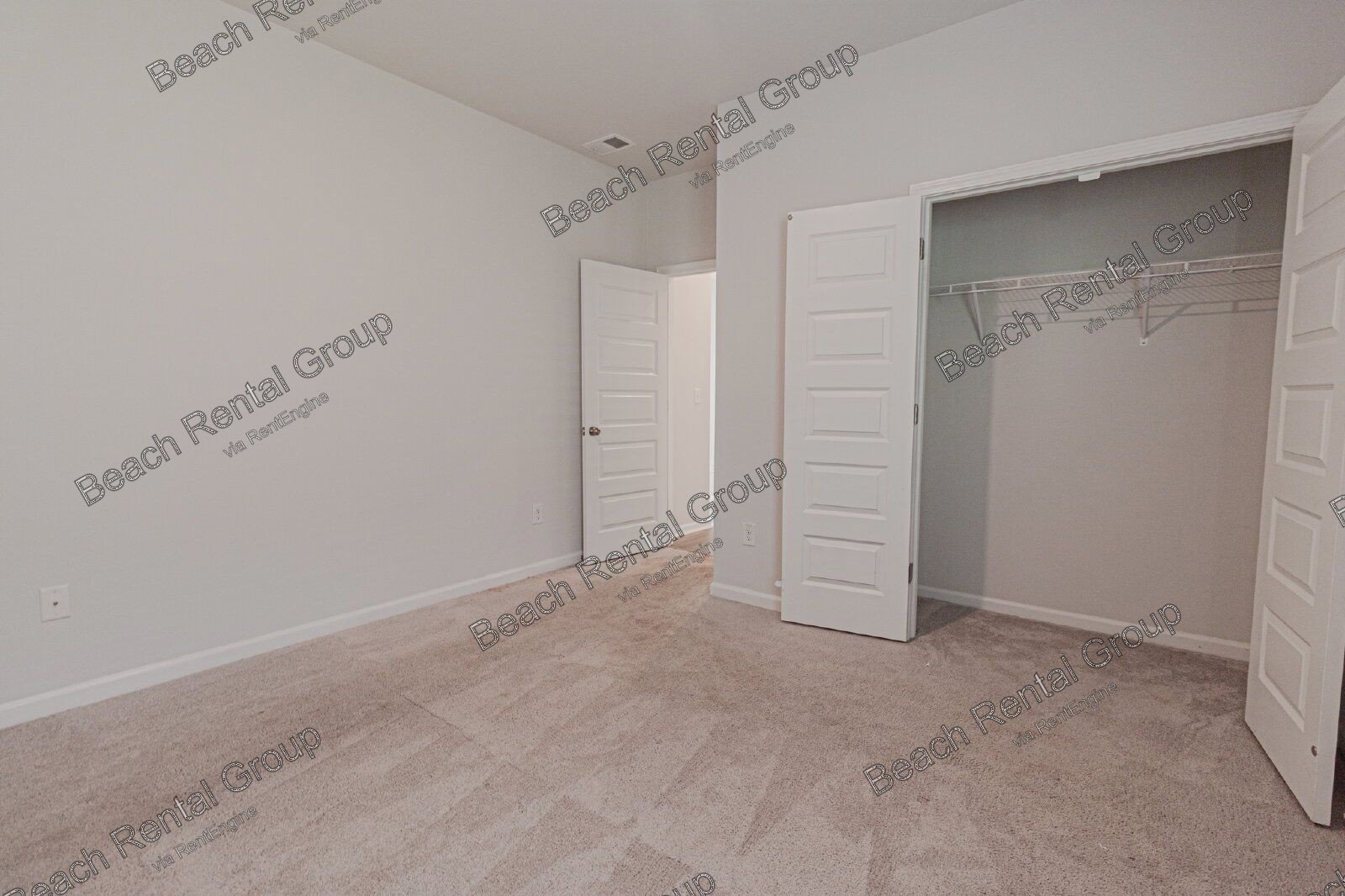 6 Bedroom Home with Fully Fenced Backyard property image