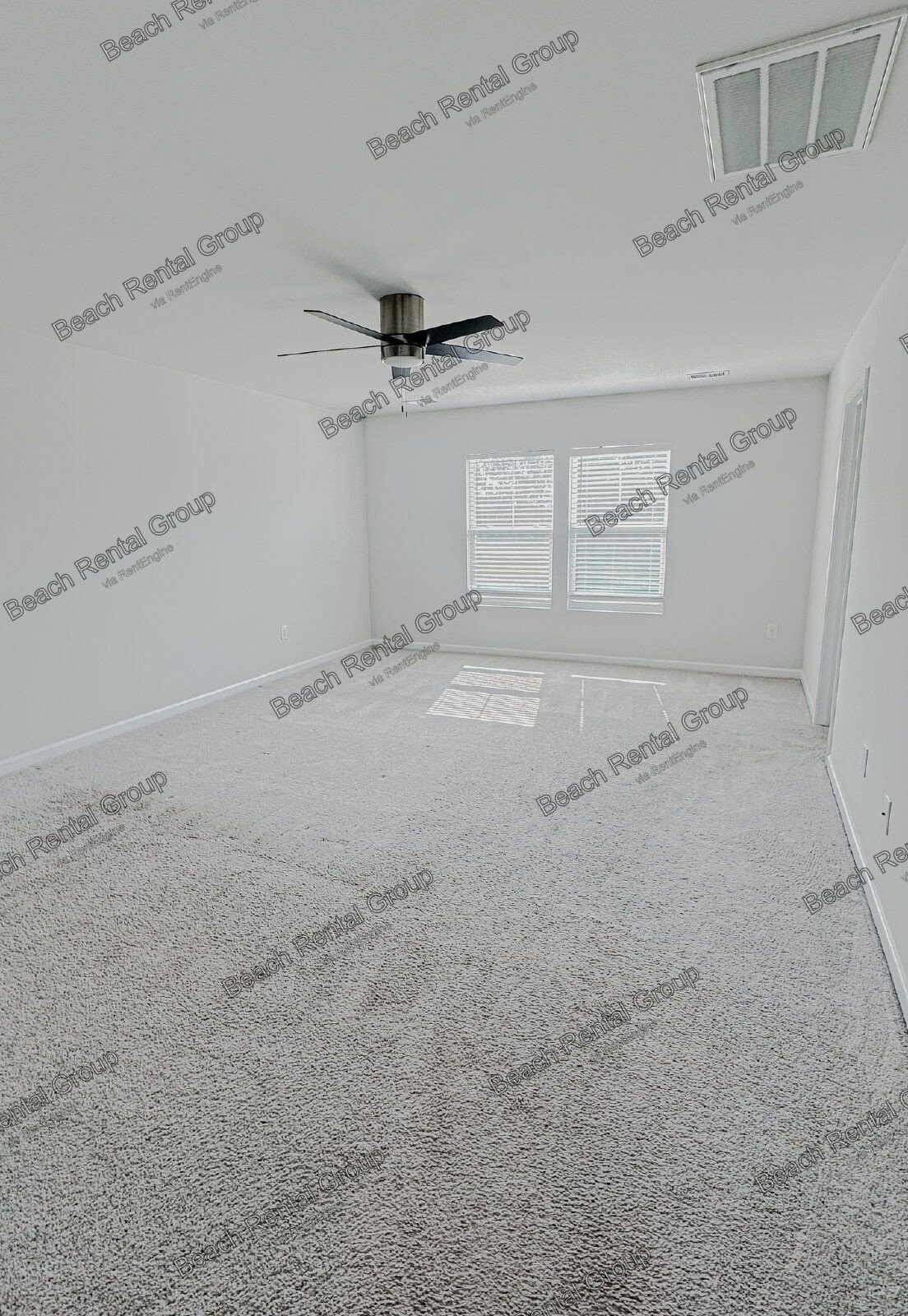6 Bedroom Home with Fully Fenced Backyard property image