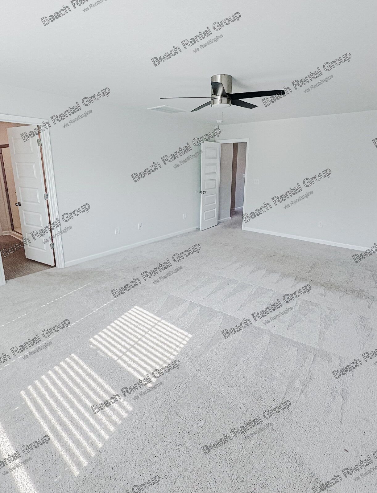 6 Bedroom Home with Fully Fenced Backyard property image