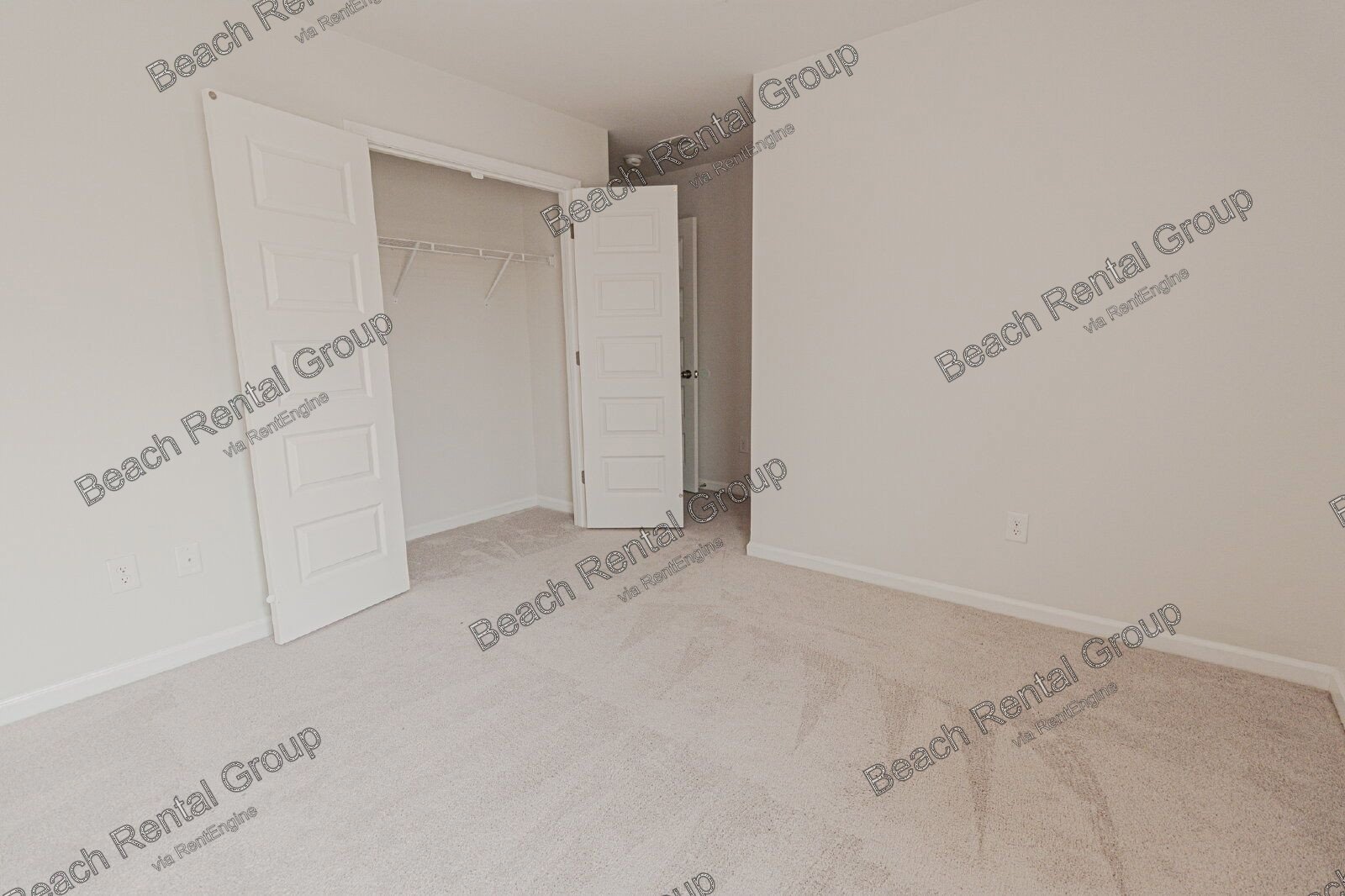 6 Bedroom Home with Fully Fenced Backyard property image