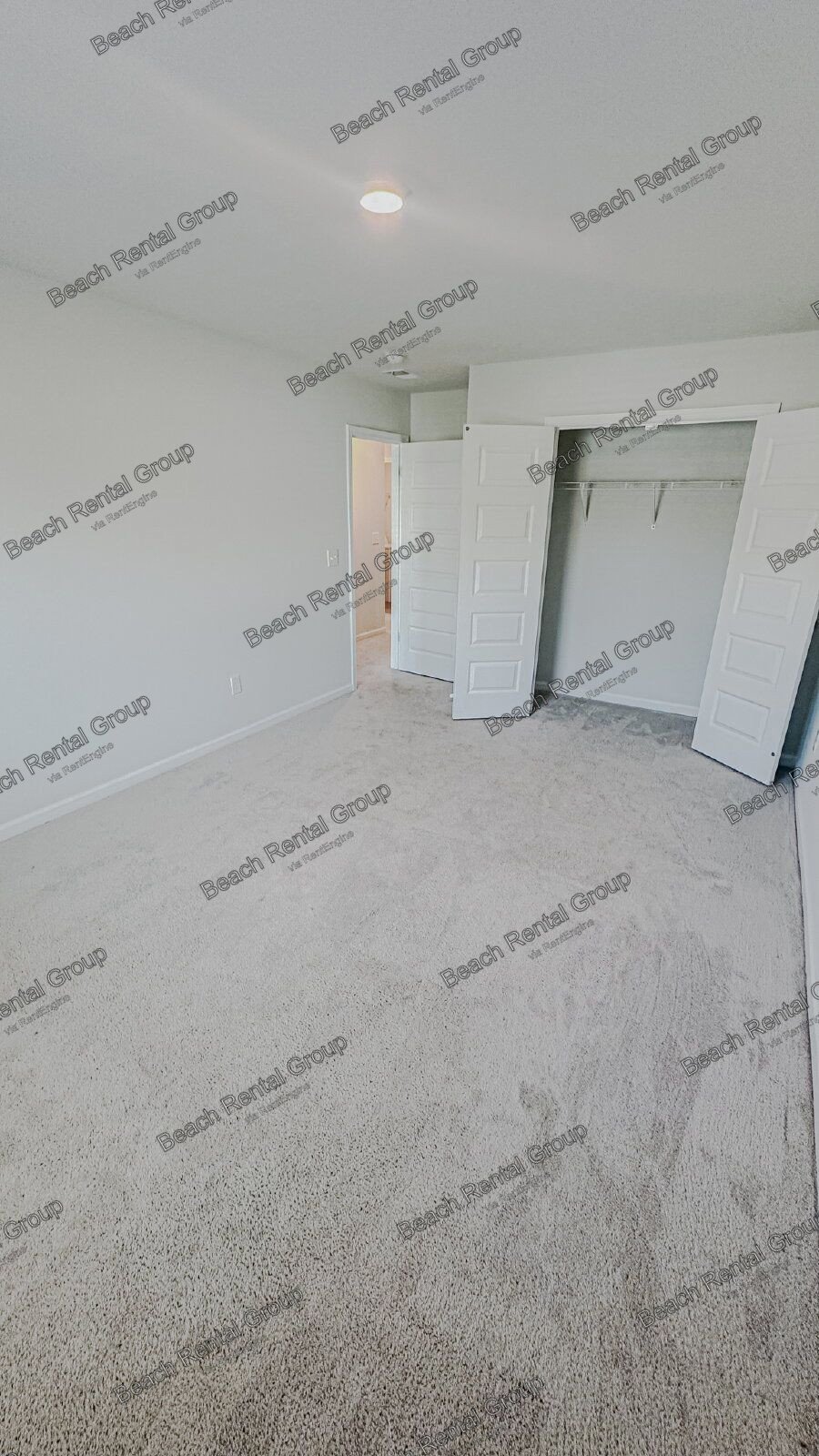 6 Bedroom Home with Fully Fenced Backyard property image