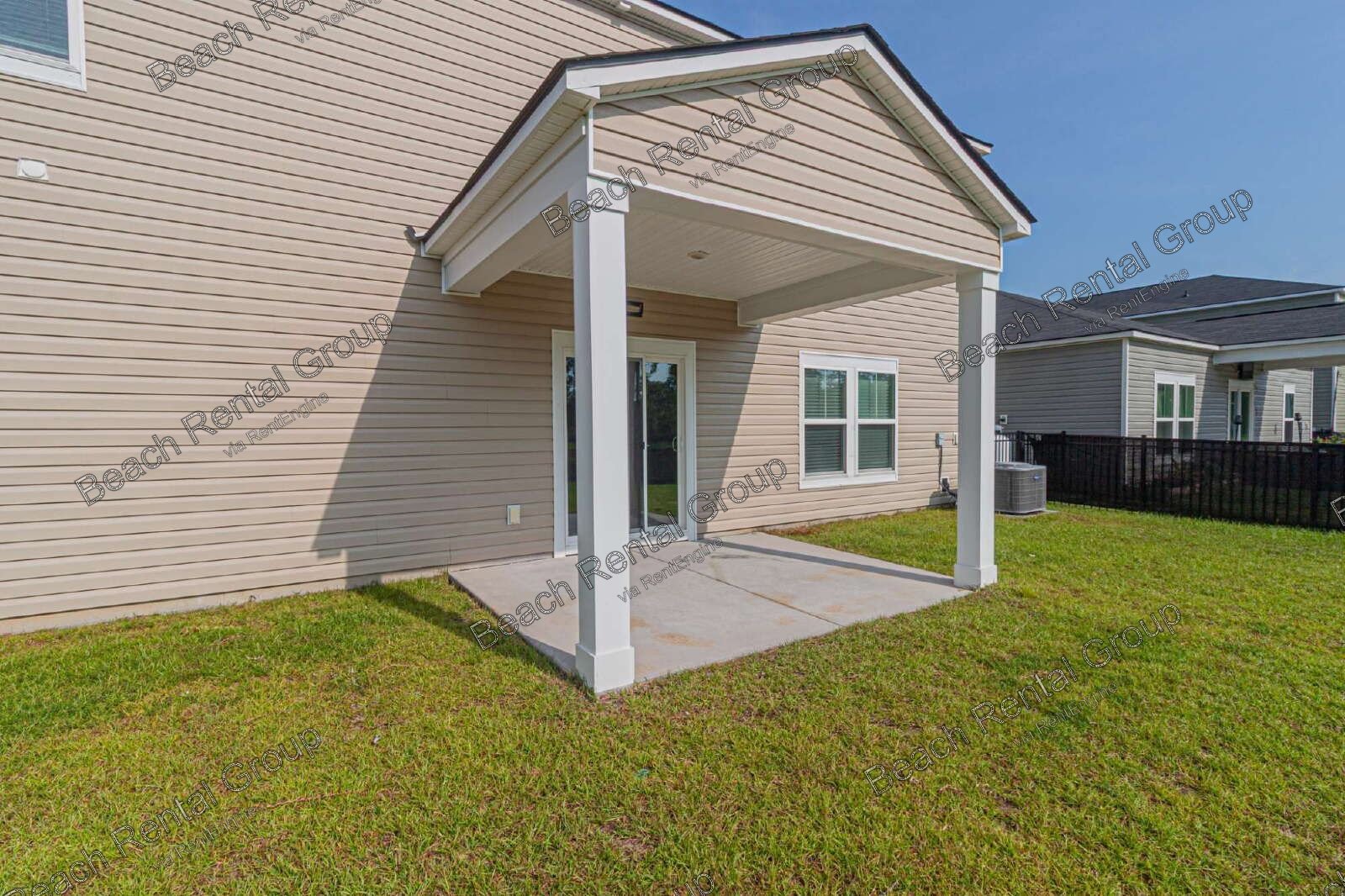 6 Bedroom Home with Fully Fenced Backyard property image