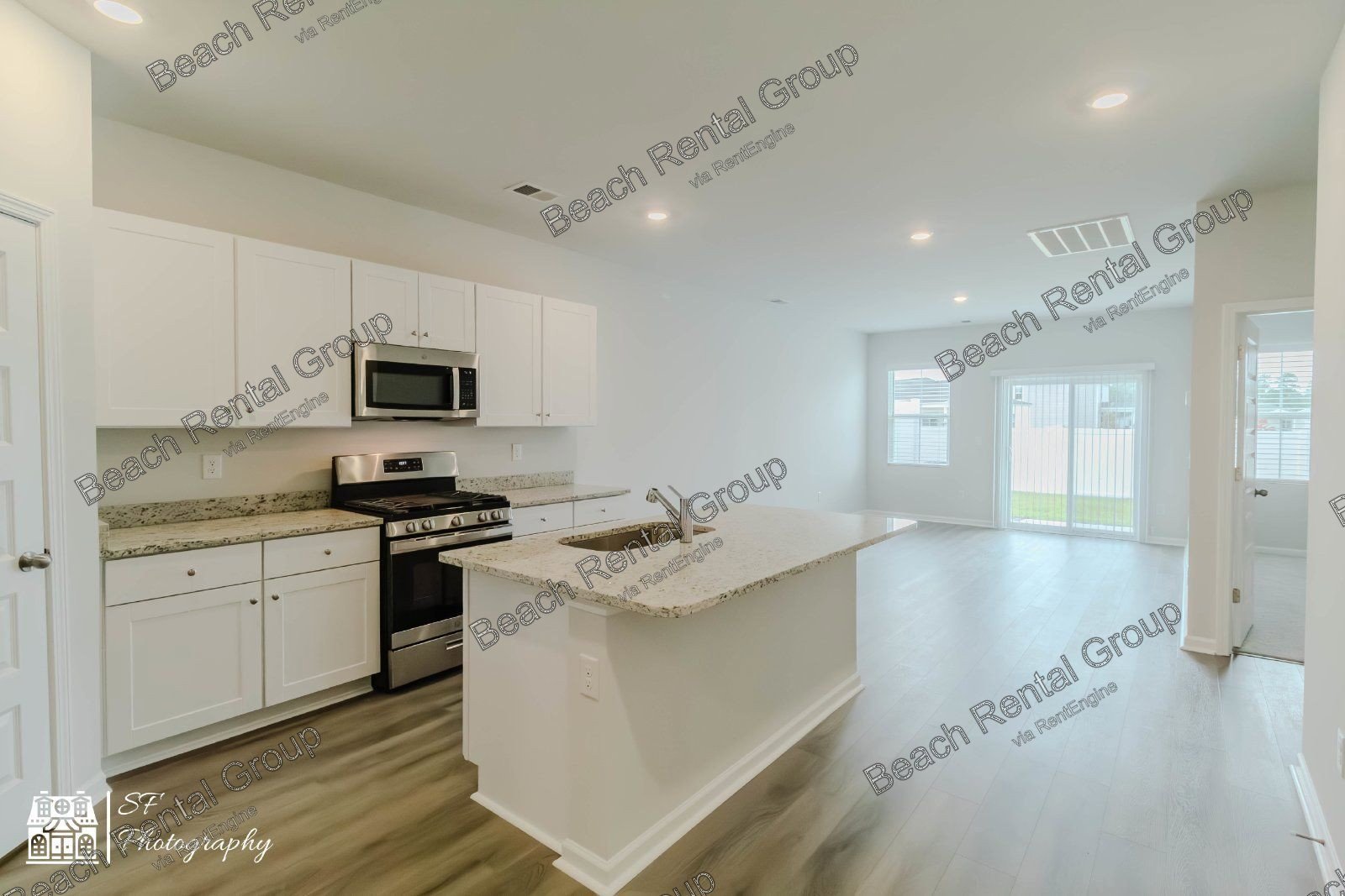 3 Bedroom Townhome w/ First Floor Master property image