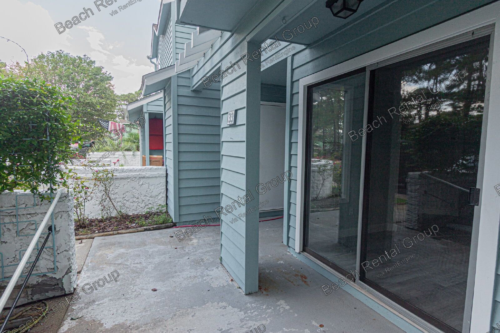 3 Bedroom, End Unit in Gated Community property image