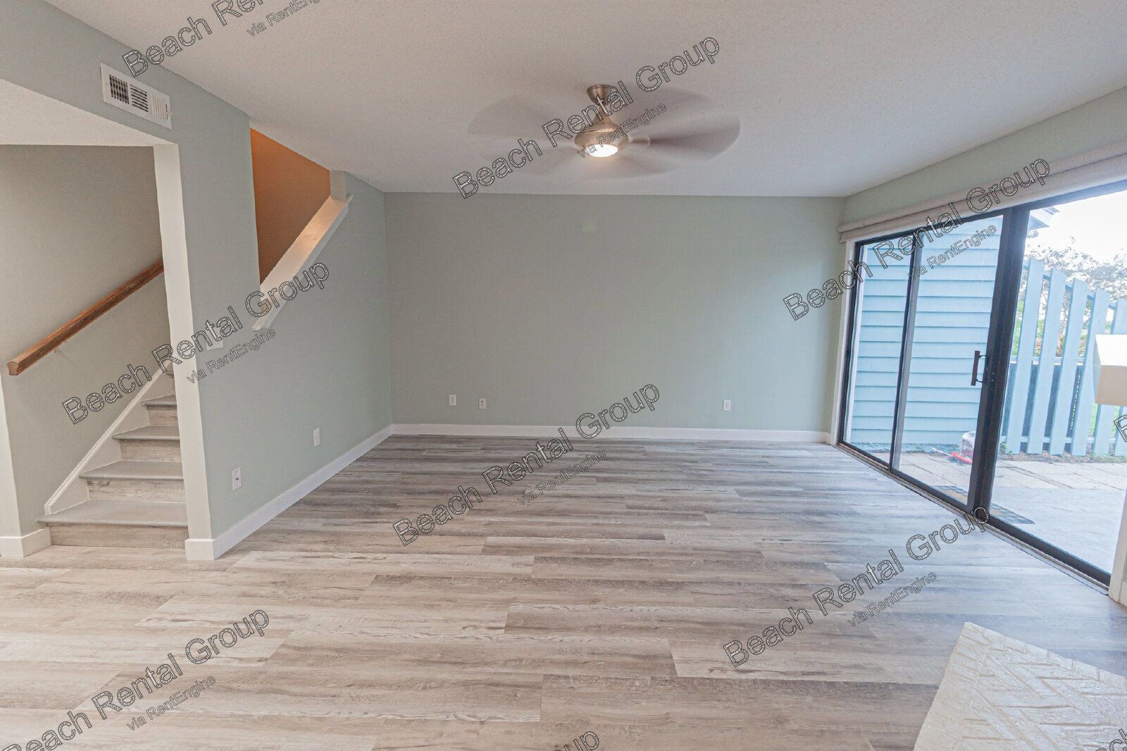 3 Bedroom, End Unit in Gated Community property image