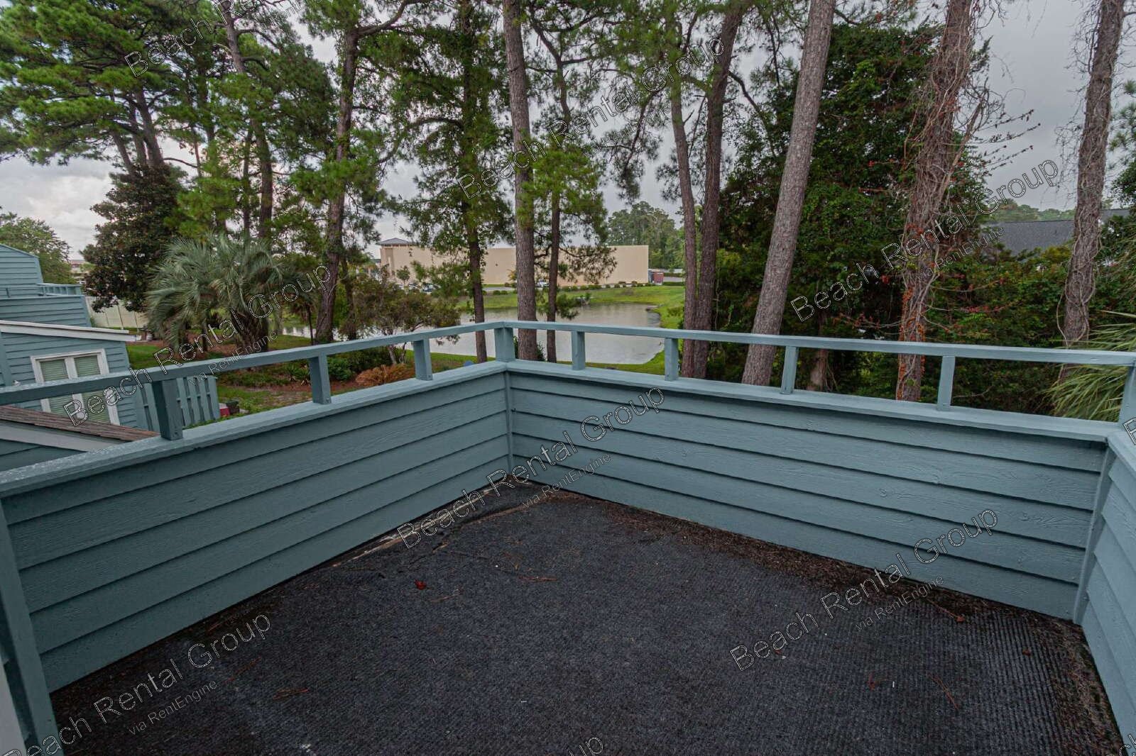 3 Bedroom, End Unit in Gated Community property image