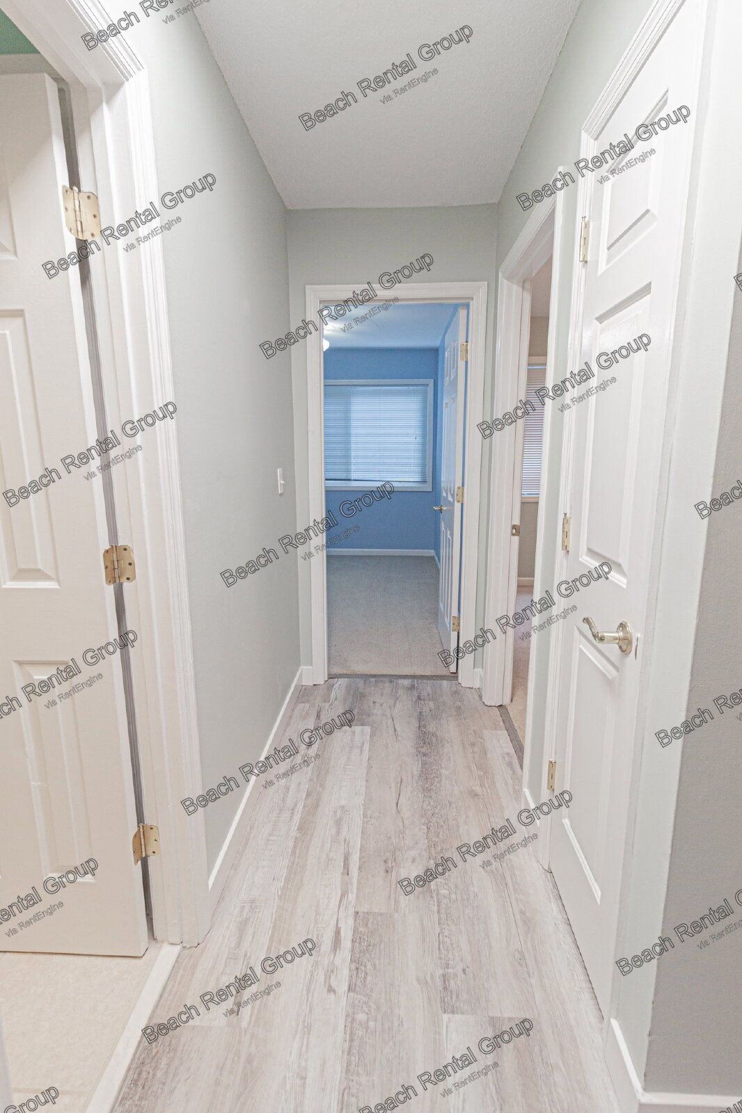 3 Bedroom, End Unit in Gated Community property image