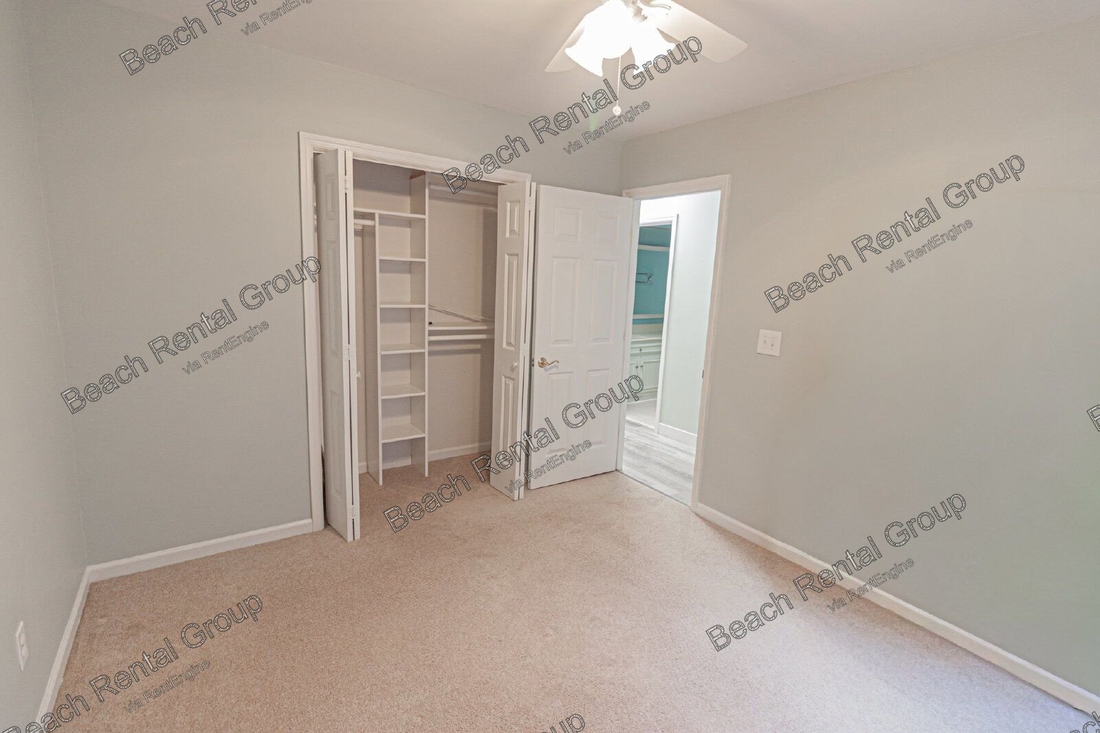 3 Bedroom, End Unit in Gated Community property image