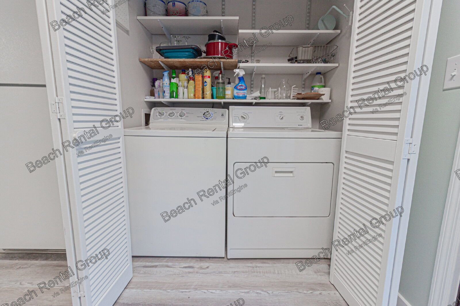 3 Bedroom, End Unit in Gated Community property image