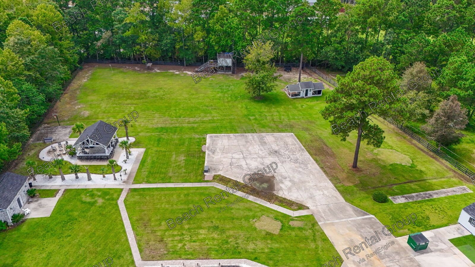 Peaceful and Luxury Living on 3+ Acres property image
