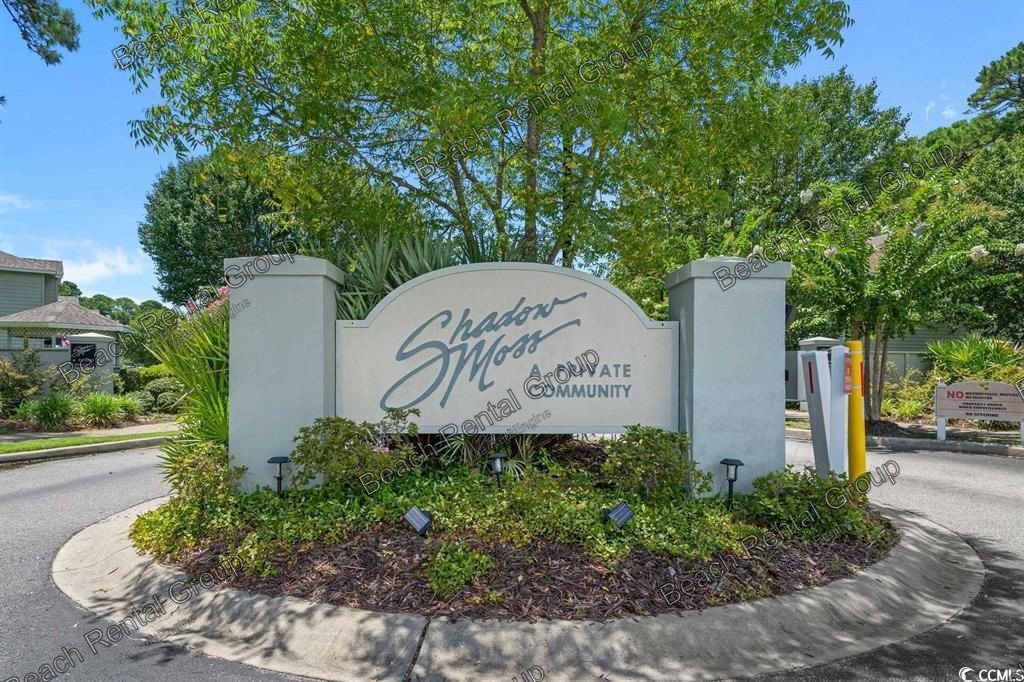 3 Bedroom, End Unit in Gated Community property image