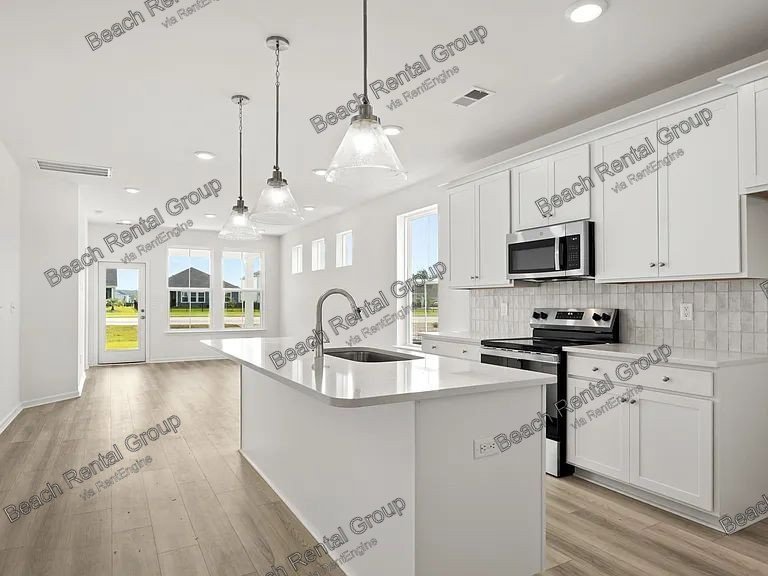 Spacious 4-Bedroom End Unit Townhouse with Incredible Amenities property image