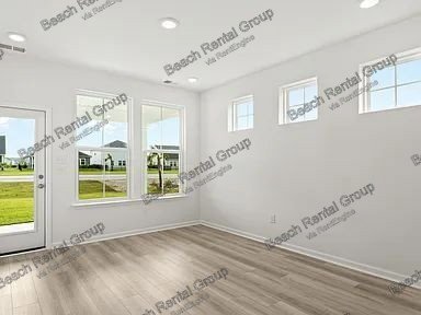 Spacious 4-Bedroom End Unit Townhouse with Incredible Amenities property image