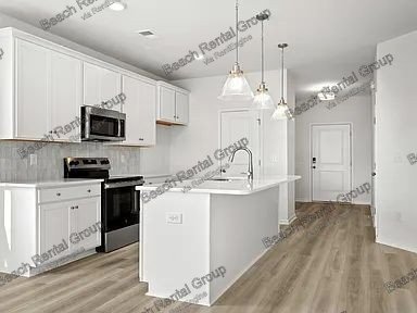 Spacious 4-Bedroom End Unit Townhouse with Incredible Amenities property image